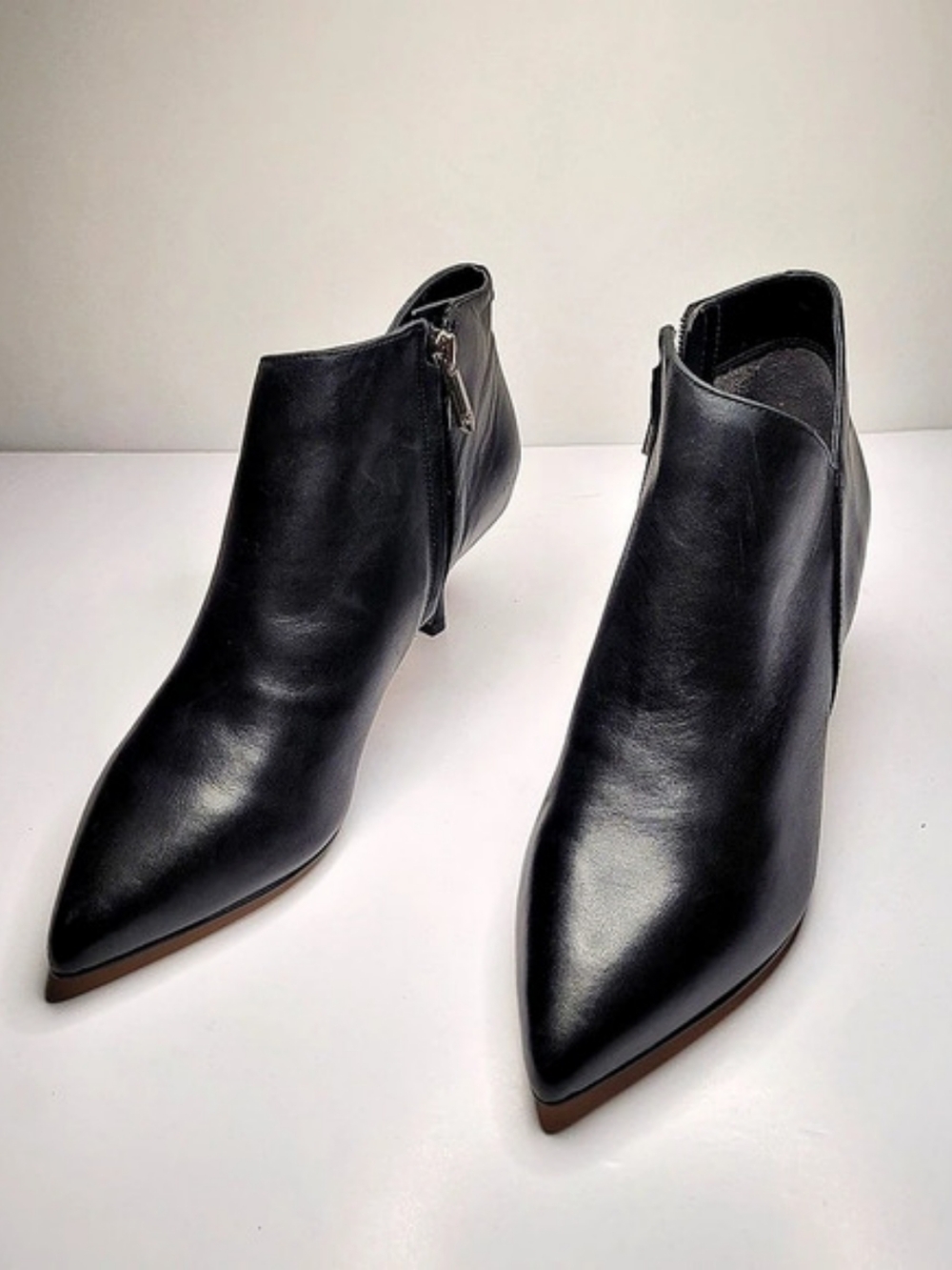 Sam Edelman Black Leather Pointed Toe Kitten Heel Ankle Booties Size: 7